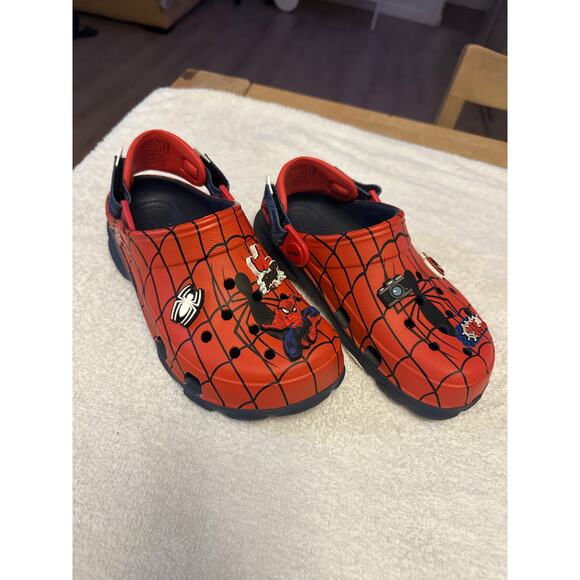 Spiderman crocs size Junior 3 - Picture 3 of 8